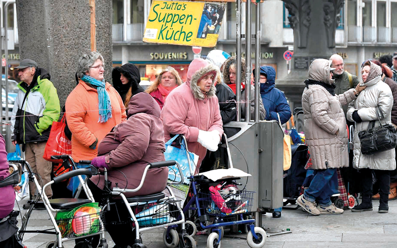 الألمان الخاضعون لنظام الرعاية يواجهون مشكلات متزايدة. أرشيفية