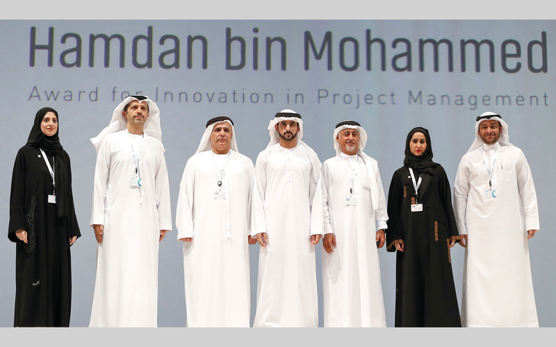 حمدان بن محمد أثنى على فكرة تنظيم المنتدى العالمي الذي يلاقي إقبالاً متزايداً ومشاركة واسعة. وام