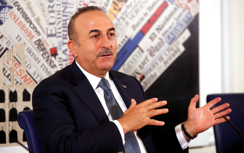 مولود تشاوش أوغلو: ترامب أمر بوقف تسليح «وحدات حماية الشعب» الكردية.