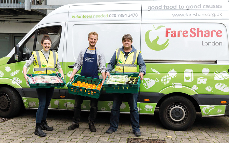 تنشط جمعية  «فير شير» في توزيع الطعام على المحتاجين.  أرشيفية