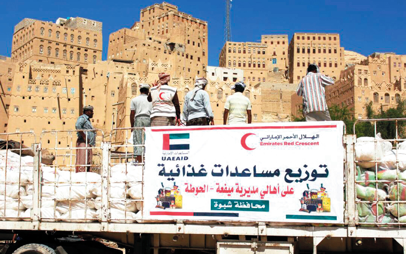 المساعدات الإماراتية تضمنت 2000 سلة غذائية متنوعة المكونات.  وام