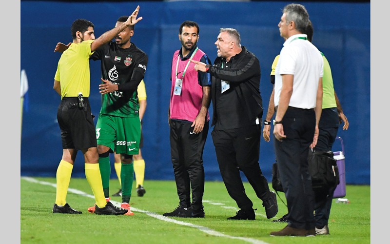 مدرب شباب الأهلي السابق كوزمين اشتكى من مستوى التحكيم. تصوير: أسامة أبوغانم