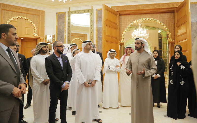 زايد بن سلطان بن خليفة آل نهيان أشاد بزيادة المتطوعين.

من المصدر