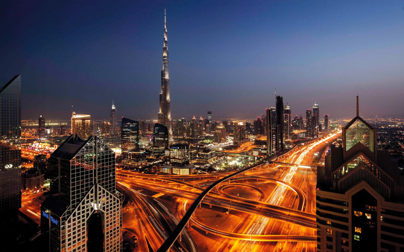 التحسينات المستمرة في دبي أسهمت في جودة وآلية الخدمات والسلع المقدمة إلى المتعاملين. أرشيفية