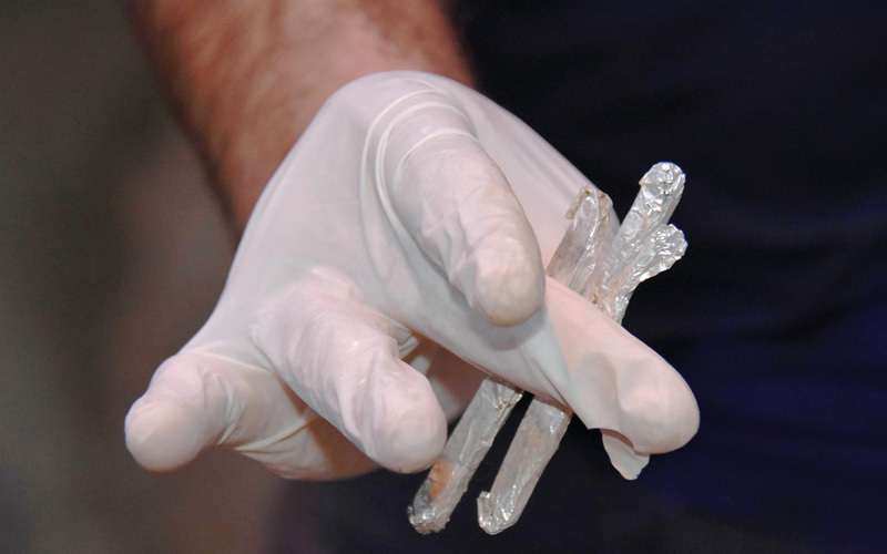 مخدرات ضبطت مع تاجر يروِّجها للطلبة في القدس. أرشيفية