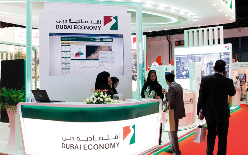 الزعابي أكد أن المستهلكين يمكنهم الاتصال باقتصادية دبي والحصول على استفسارات بشأن الضريبة أو الإبلاغ عن شكوى. أرشيفية