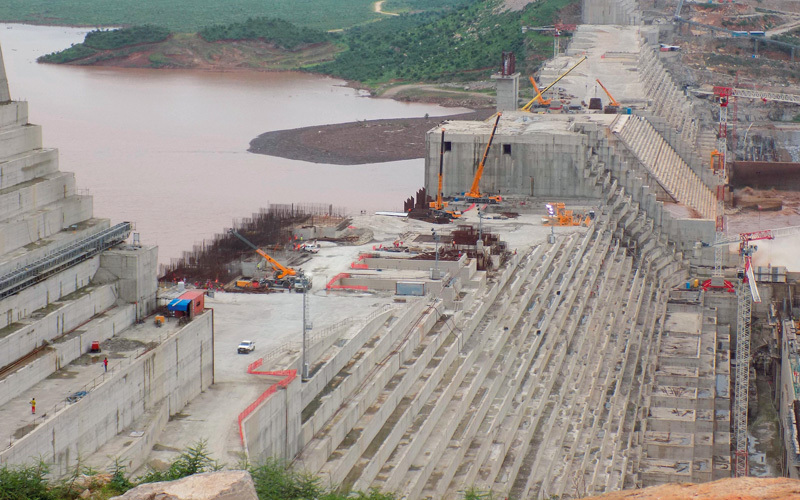 مصر حذّرت من تخزين المياه خلف السد. أرشيفية