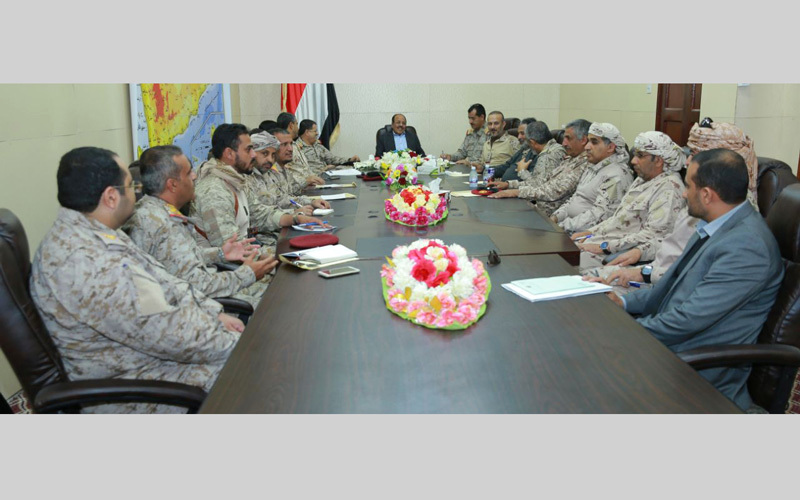 نائب الرئيس اليمني يلتقي قادة المناطق العسكرية..  ويطلع على سير العمليات