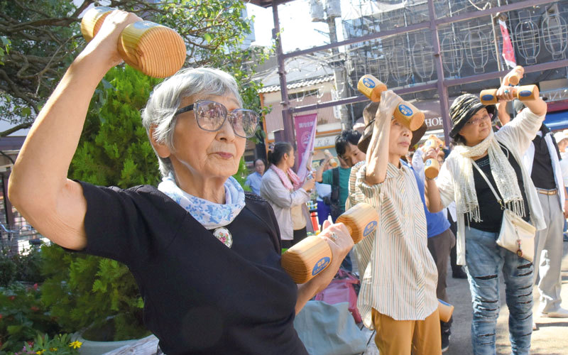 رعاية المسنين باتت تحدياً كبيراً أمام السلطات اليابانية.  أرشيفية