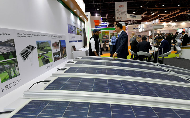 شركات عرضت تقنيات جديدة موفرة للطاقة وأخرى تعمل في مجال الطاقة الشمسية. تصوير: نجيب محمد