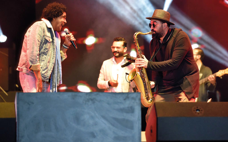 منير أكد أن الغناء في دبي له مذاق خاص عنده. تصوير: أسامة أبوغانم