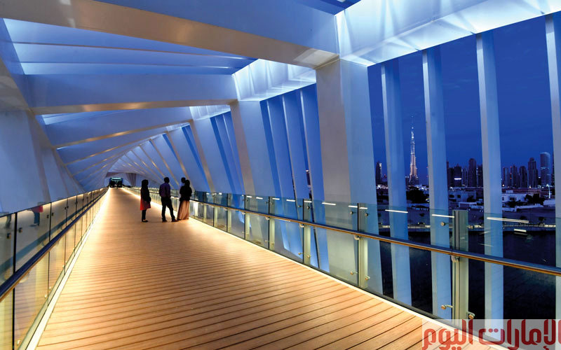 تزدان القناة المائية في دبي بعدد من الجسور ذات التصاميم الهندسية الخاصة والجميلة. عدسة الزميل باتريك كاستيلو رصدت بعض الجوانب الجمالية من أحد هذه الجسور ذات الشكل والتصميم المميّزين.