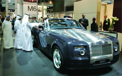 «غرفة دبي»: 70٪ من مشتريات السيارات الجديدة في الإمارات تتم من خلال الحصول على قرض بنكي. ارشيفية