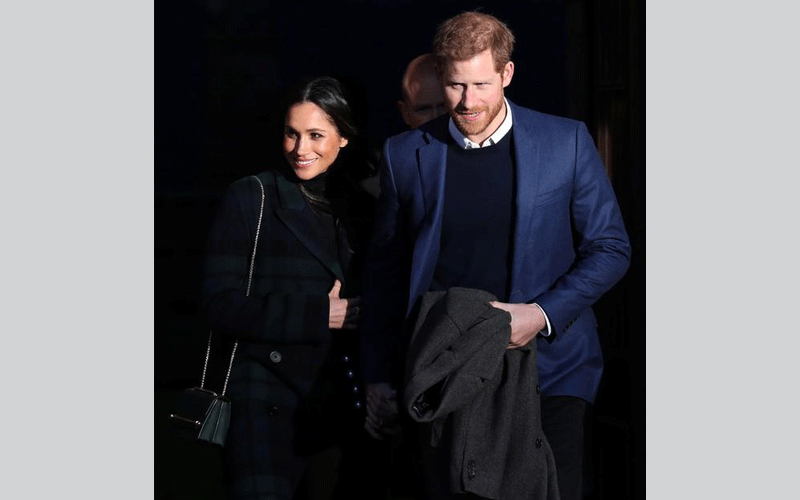 الأمير هاري وخطيبته الأميركية ميغان يثيران الإعجاب في ادنبره