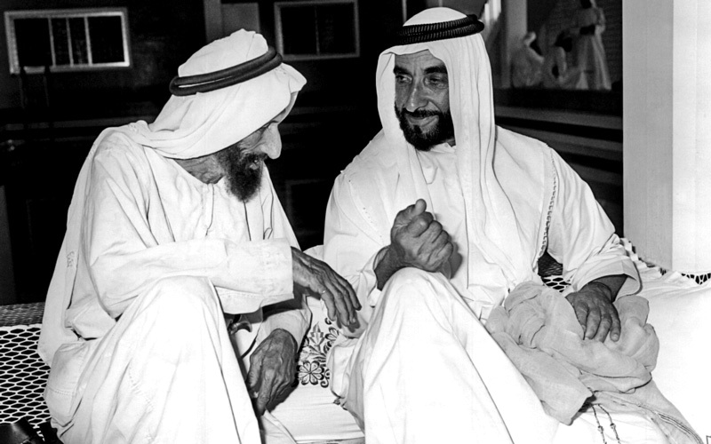 الشيخ زايد كان حريصاً على تقوية الروابط مع المواطنين. أرشيفية