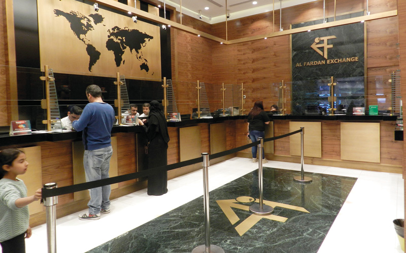 سوق الصرافة في الدولة شهدت أخيراً طلباً على التحويل  إلى الصين ومصر. من المصدر