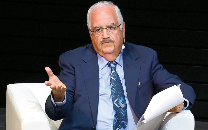 غسان الحسن:

&laquo;شعر الشيخ زايد يعكس شخصية إنسانية رائعة، تجمع بين الذاتية والانشغال بالهمّ الوطني&raquo;.