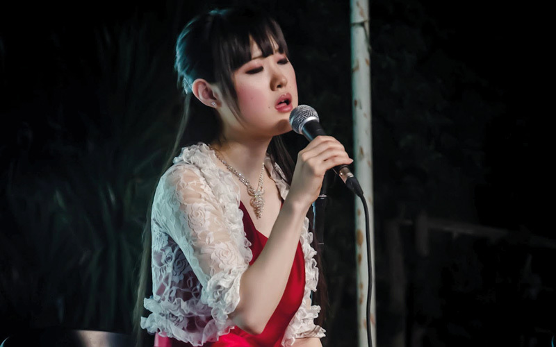 كوياسو قامت بجولات غنائية في مصر ولبنان وتونس.

أرشيفية