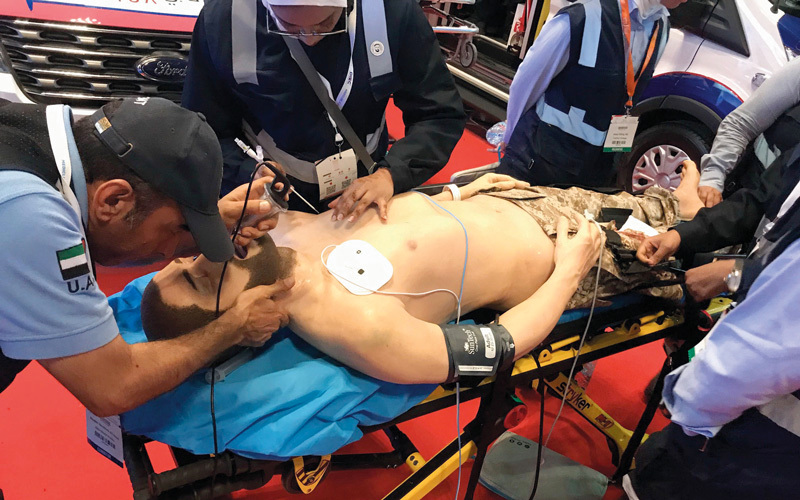 «إسعاف دبي» تستعد لـ «إكسبو» بـ 200 جهاز إنعاش قلب متقدم. من المصدر