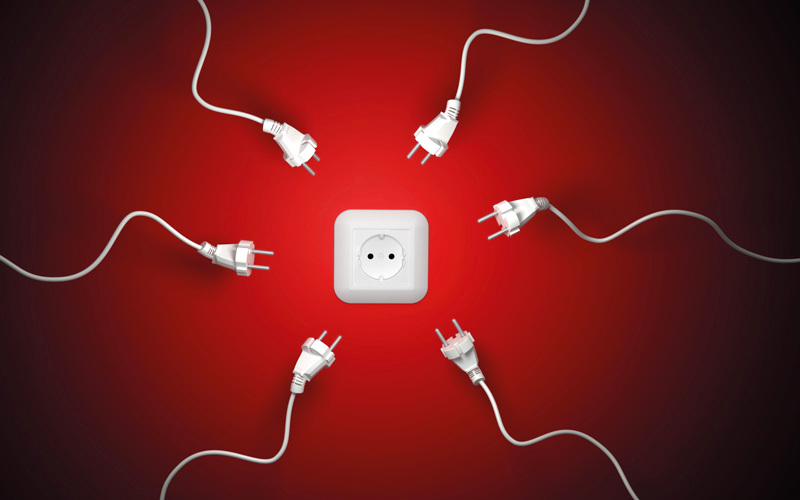 «الاقتصاد» تدرس تنفيذ حملات لتوعية المستهلكين بمخاطر المنتجات الكهربائية المقلدة أو المغشوشة. أرشيفية