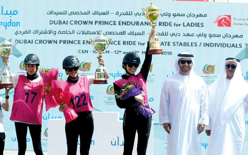 الإيرلندية إيمي والأوروغوانية سيسيليا والإسبانية مايالين.. على منصة التتويج.
تصوير: أسامة أبوغانم