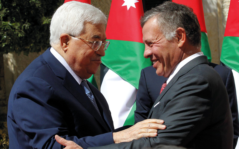العاهل الأردني يؤكد  لعباس مواصلة جهود إحياء مفاوضات السلام