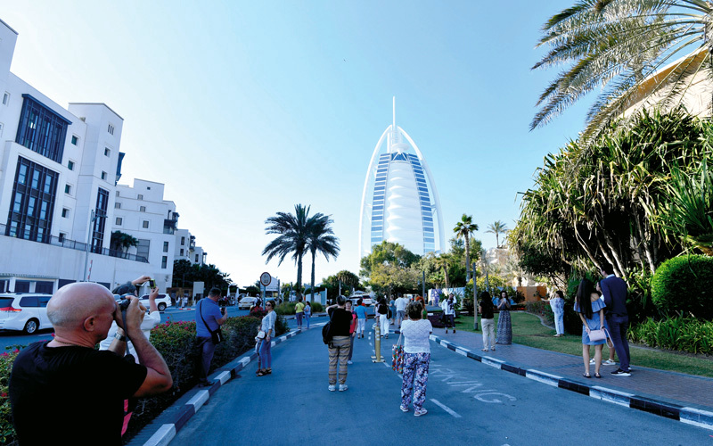 دبي تستقبل 1.52 مليون زائر دولي في يناير.. و86% إشغال الفنادق