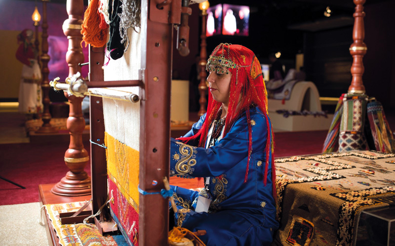 عراقة الحِرف والصناعات التقليدية في «المغرب في أبوظبي»