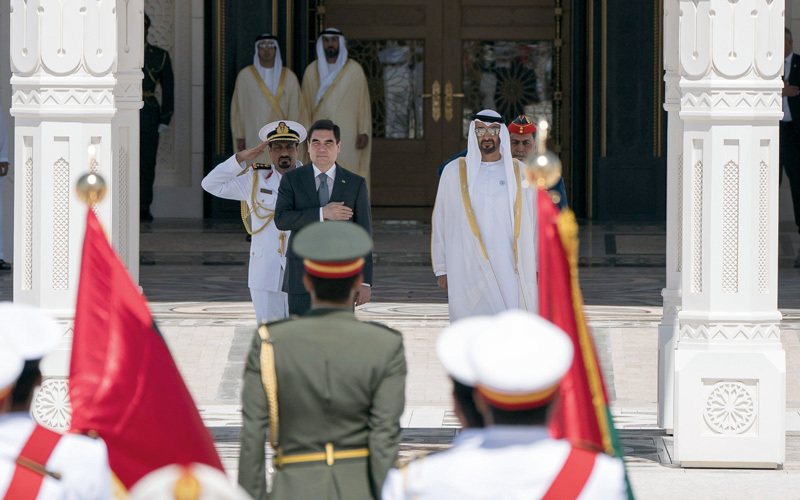 محمد بن زايد استقبل رئيس تركمانستان في قصر الرئاسة.

من المصدر