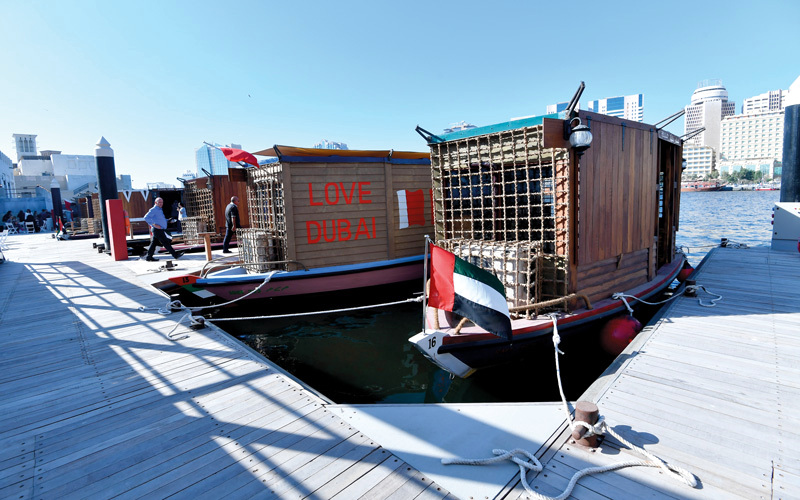 السوق التي تفتتح قريباً في دبي تُعد أول منصة بيع وتسوّق عائمة في الشرق الأوسط.

تصوير: باتريك كاستيلو