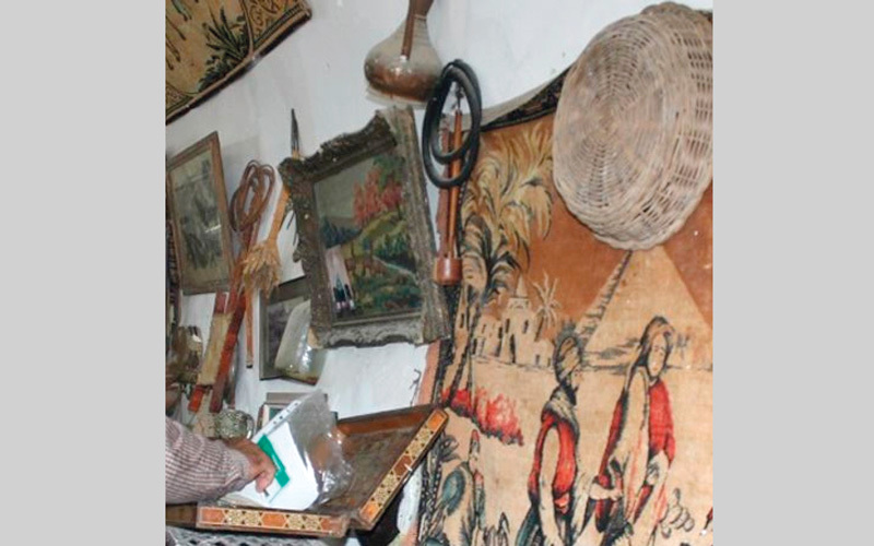 متحف برقة يضم مشغولات يدوية ورسومات فنية أثرية. الإمارات اليوم