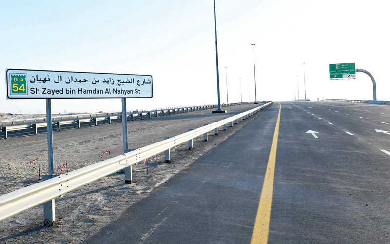 شارع الشيخ زايد بن حمدان يربط شارعي دبي ـ العين واليلايس بطول 25 كم. من المصدر