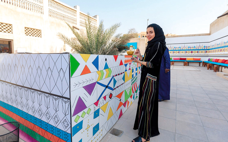 معرض سكة الفني يأتي ضمن قائمة متنوعة من الأحداث الثقافية خلال موسم دبي الفني.

من المصدر