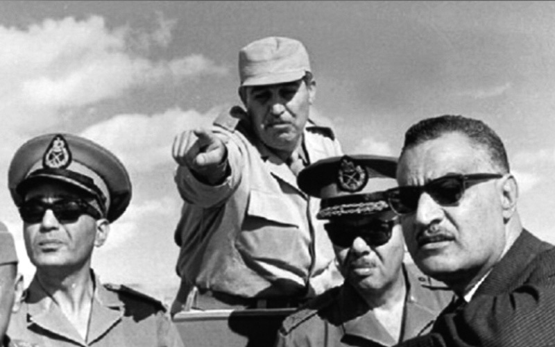 قرر عبدالناصر تكريم رياض بمنحه رتبة فريق أول ووسام «نجمة الشرف العسكرية».  أرشيفية