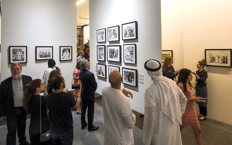 أعمال فنية تروي تاريخ وموروث الإمارات.

تصوير: أشوك فيرما
