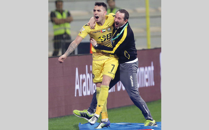 البرازيلي كايو يحتفل بتسجيل هدف الفوز الثمين في مرمى شباب الأهلي. تصوير: مصطفى قاسمي