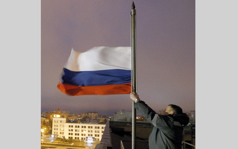 تنكيس الأعلام في أنحاء روسيا كافة حزناً على الضحايا.  رويترز