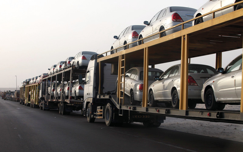 بعض الدول المنافسة تدعم النقلين البحري والبري.. ووفودها الرسمية تصطحب مسؤولين من القطاع خلال زياراتها الخارجية. الإمارات اليوم