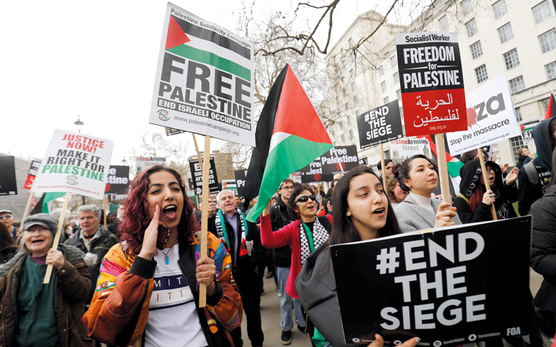 تظاهرات في لندن لدعم أهالي غزة.  أ.ف.ب