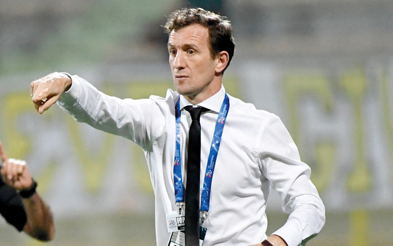 مدرب الوصل رودولفو أروابارينا. تصوير: أسامة أبوغانم