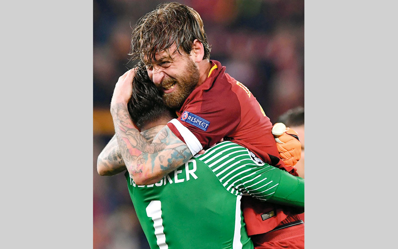 دي روسي يحتفل بهدفه الثاني في شباك روما. إي.بي.إيه