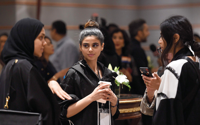 يهدف الحدث إلى تسليط الأضواء على المواهب المحلية في مجال تصميم الأزياء.

رويترز