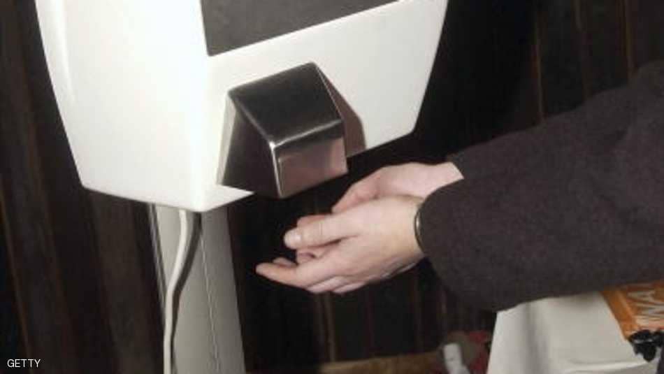 دراسة تحذر من استخدام آلة تنشيف اليدين في الحمامات - أخبار ...