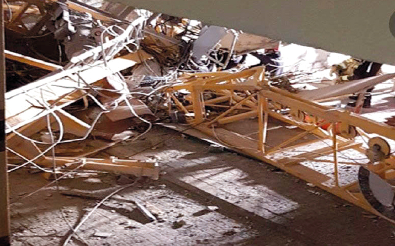 البلدية أكدت أن الرافعة برجية مرنة وتستعمل للمرة الأولى ولها تصريح صدر في 20 مارس الماضي. من المصدر