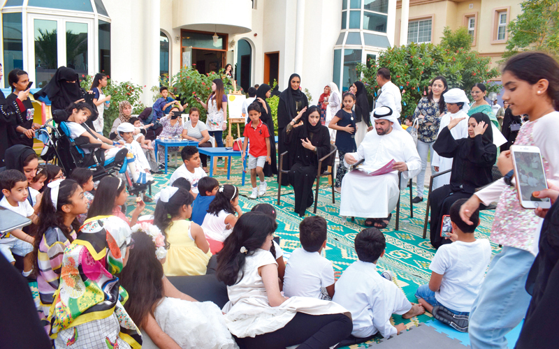 الهدف من الجدارية هو تسليط الضوء على أهمية العمل الإنساني وخدمة أصحاب الهمم. وام