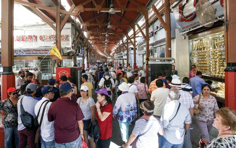 33.5 مليون زائر متوقع للدولة بحلول عام 2028. أرشيفية