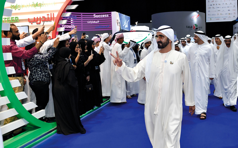 محمد بن راشد هنّأ طلبة الجامعات والمدارس الفائزين في مسابقة &laquo;بالعلوم نفكر&raquo;.

من المصدر