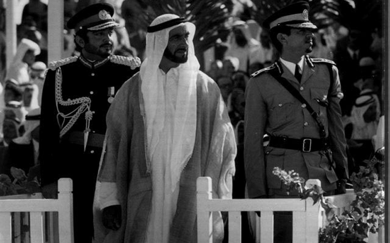 الشيخ زايد كان إنساناً فائقاً في إنسانيته مسلماً عميقاً في إيمانه عربياً أصيلاً معتزاً بشهامته وعروبته.

أرشيفية