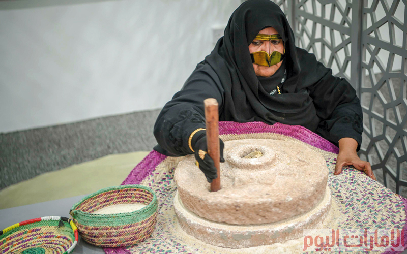 وتجسيداً حياً لعراقة تاريخه. وتنظّم خلال الفعاليات احتفاليات يسودها المرح والترفيه تستقطب جمهوراً كبيراً.