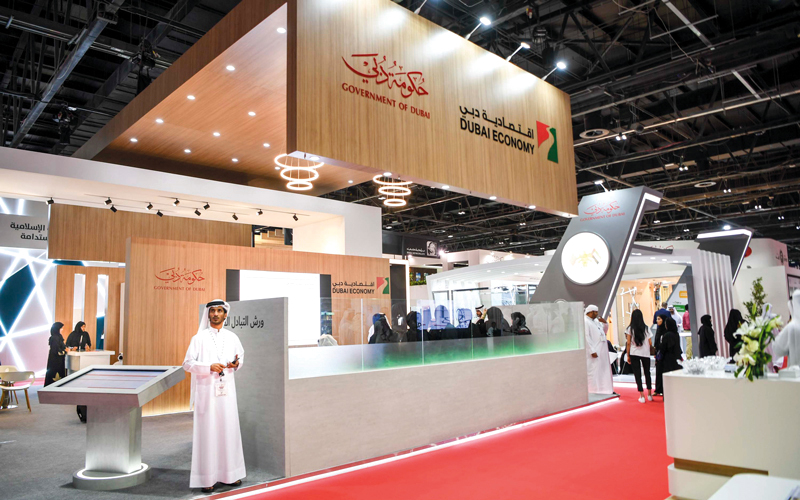 اقتصادية دبي أكدت أنها تعمل على تنظيم السوق من خلال إصدار التصاريح التجارية. أرشيفية